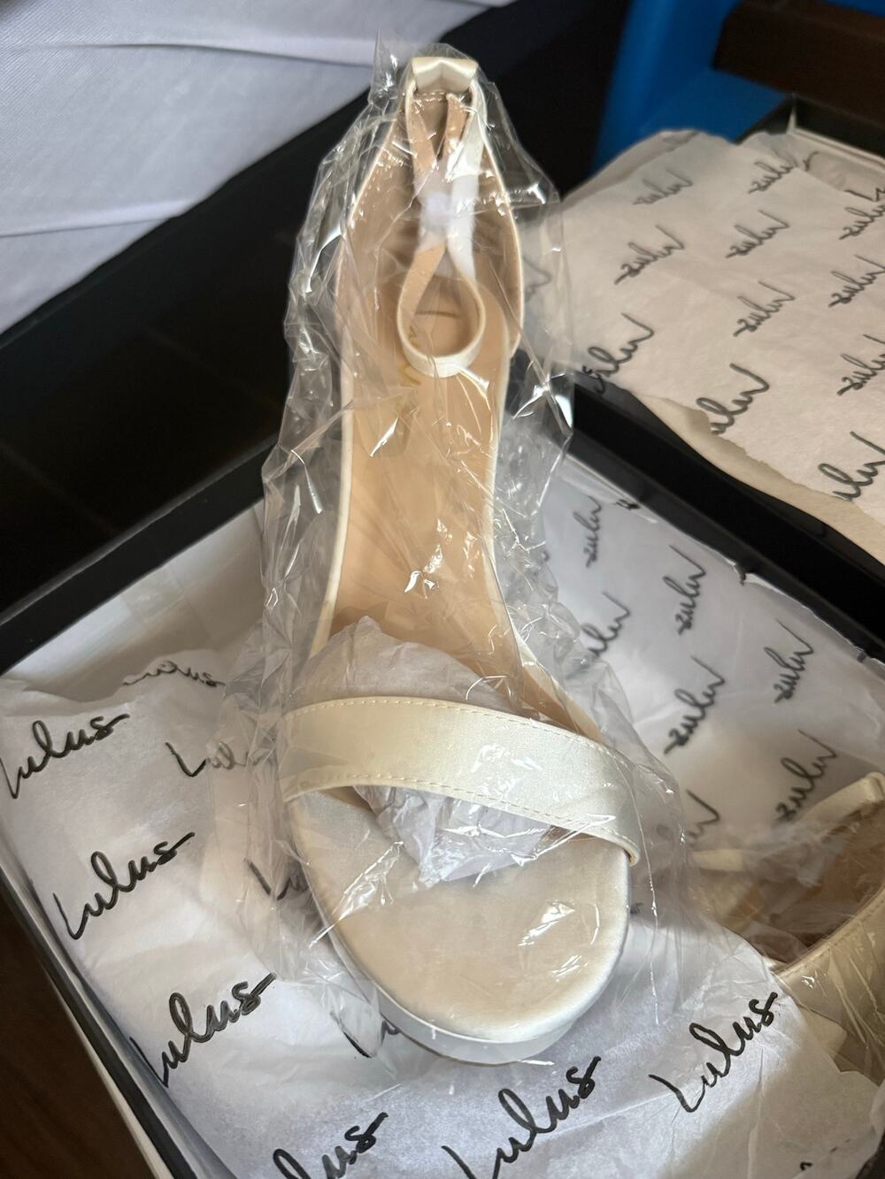 Lulu's white bridal platform heels satin wedding shoe size 9